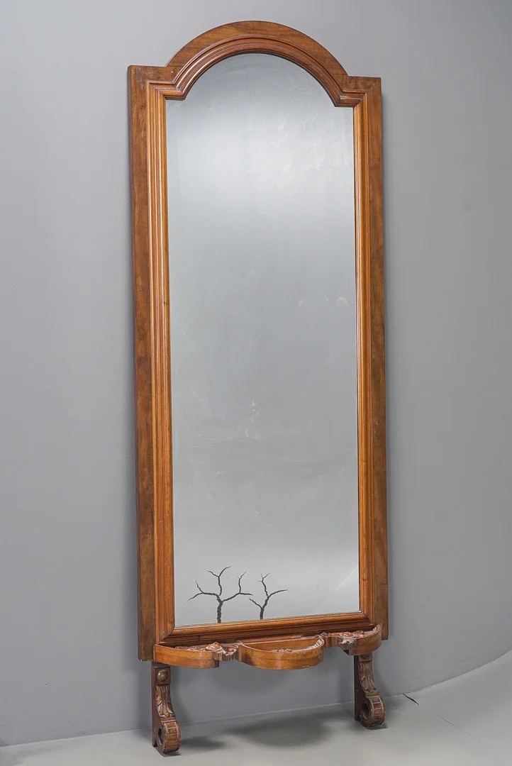 SPEGEL Nyrenässans, Valnöt, 18/1900-tal. — Mirrors — Karlstad Hammarö Auktionsverk