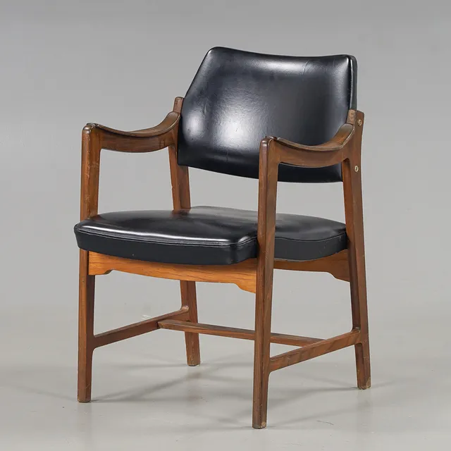 KARMSTOL Teak, svart konstskinn, 1950/60-tal.