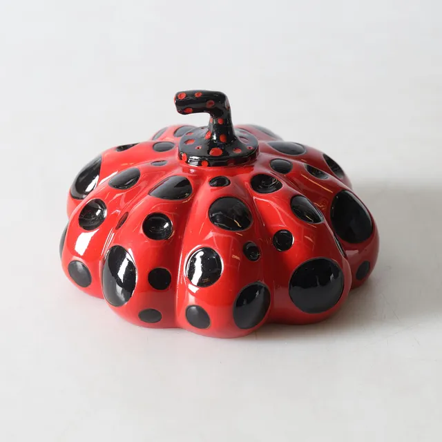 YAYOI KUSAMA. Efter, skulptur, ”Red Pumpkin/Naoshima”, 2000-tal.