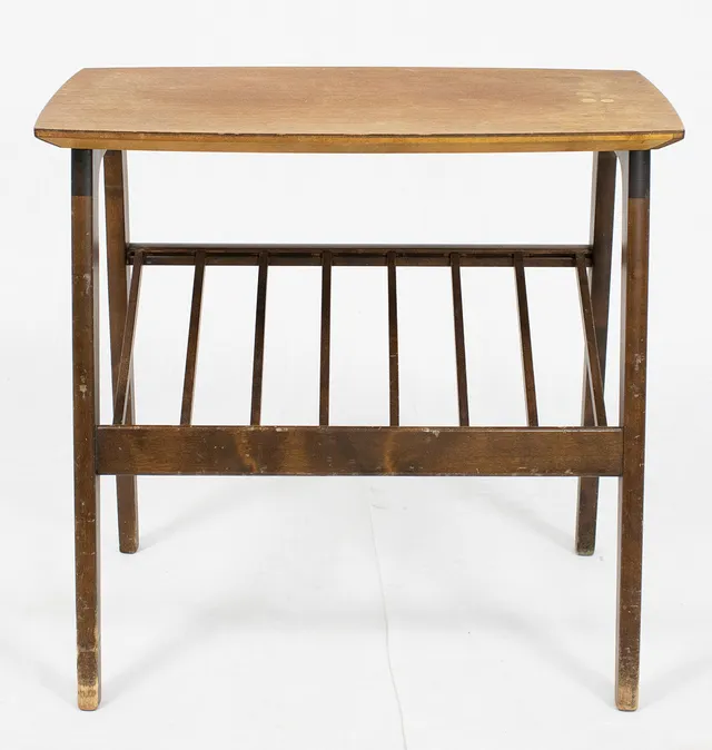 TIDNINGSBORD, teak, mitten 1900-talet.