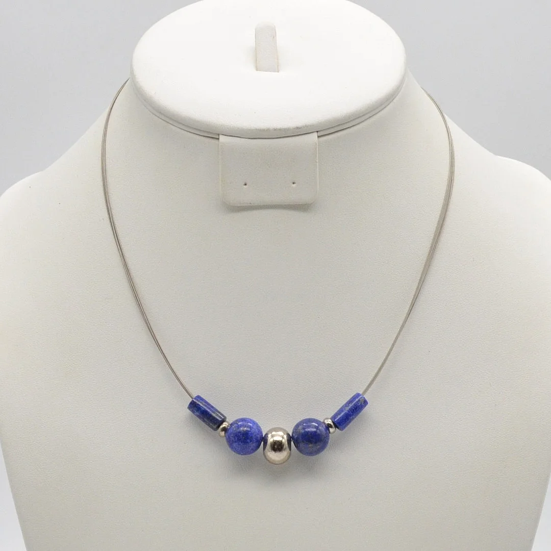 LAPISLAZULI COLLIER, DESIGNER, STÄBCHEN UND KUGELN, VINTAGE, CA. 47 CM. — Necklace — Kunst- und Auktionshaus Kleinhenz