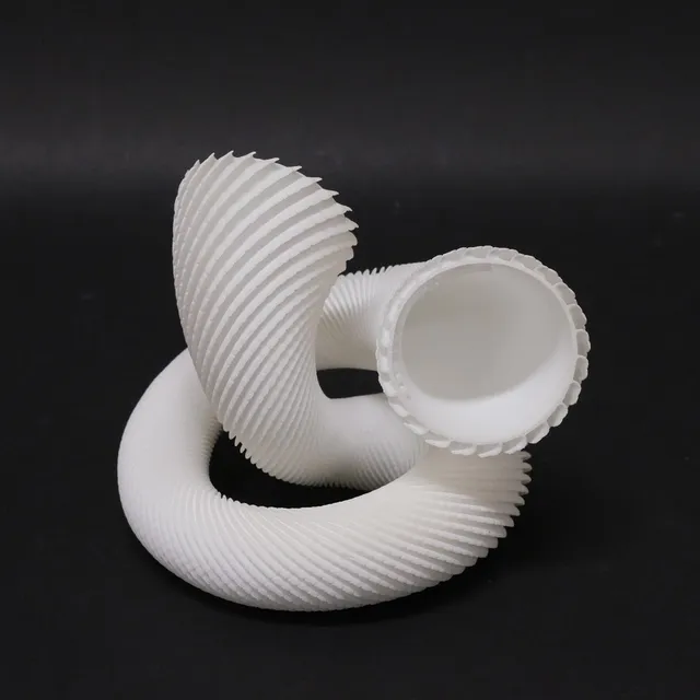 EVA HILD. SKULTUR, 3-D PRINT.