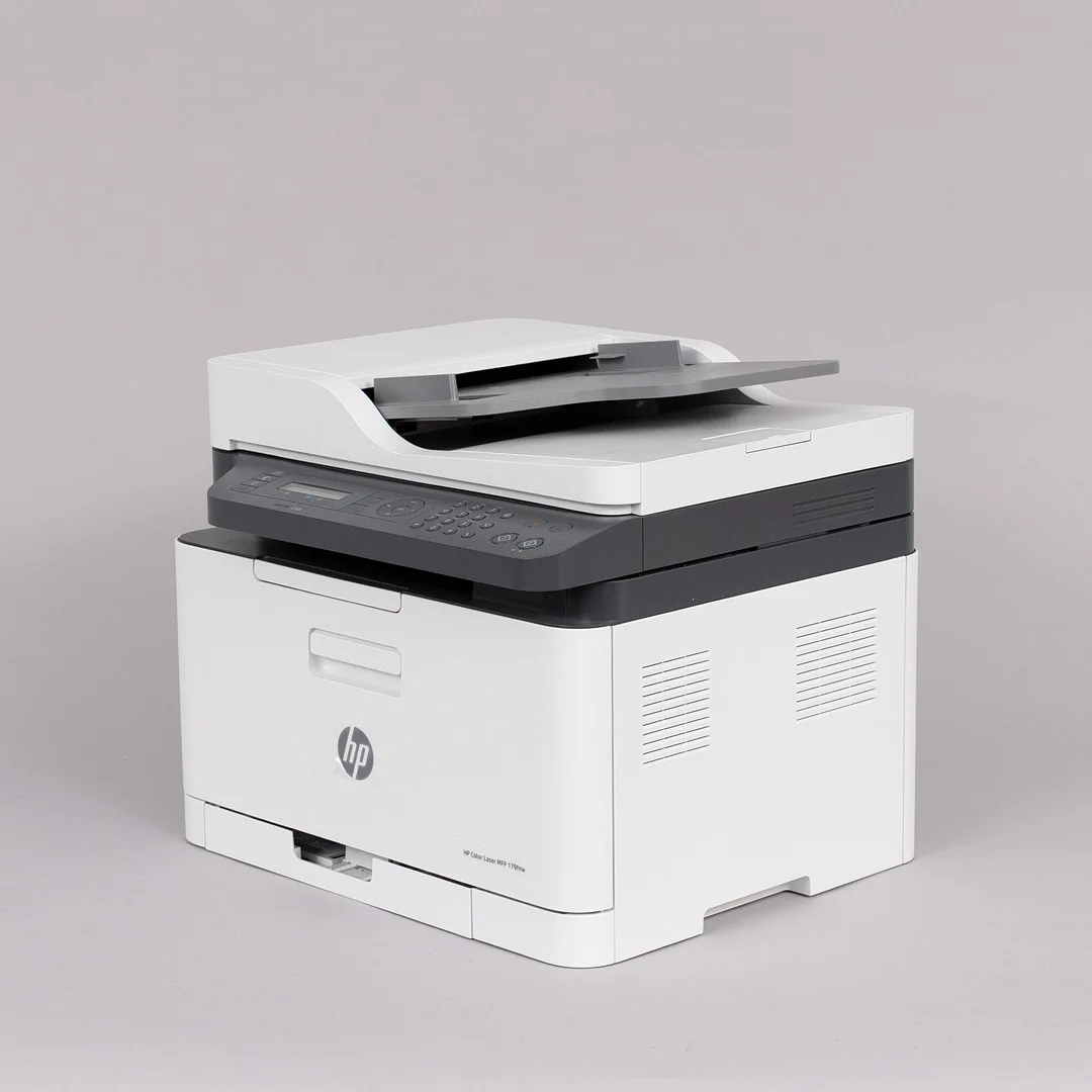 FÄRGLASERSKRIVARE, HP Color Laser MFP 179FNW. — Modern consumer electronics — Garpenhus Auktioner