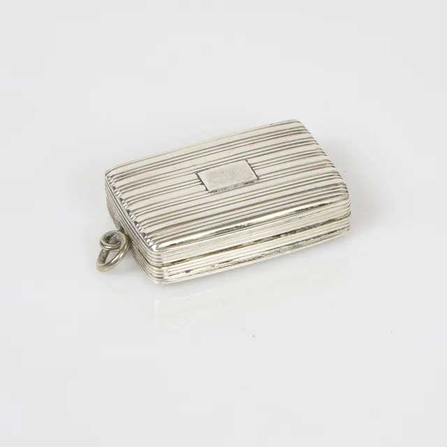 A WILLIAM IV SILVER VINAIGRETTE.