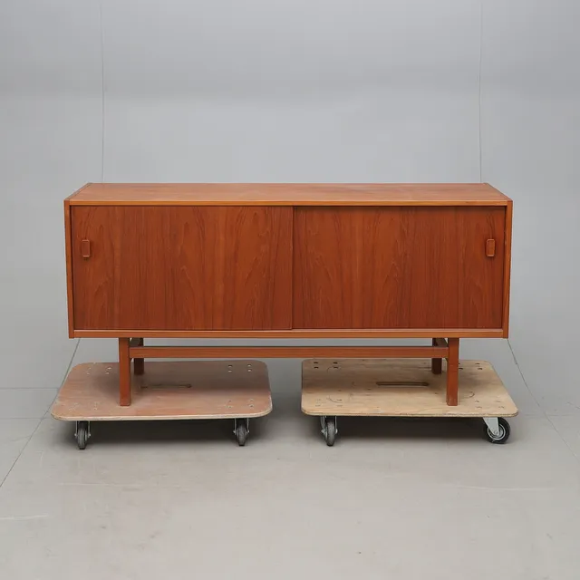NILS JONSSON. sideboard, teak, "Arlid", Hugo Troeds Industrier, Sverige 1960-tal.