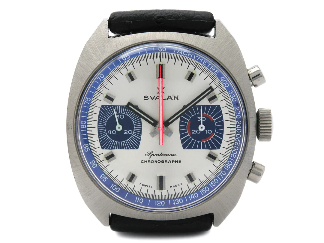SVALAN, Sportsman, "Tachymetre", Cal Valjoux 7733, Boett nr. 2200, kronograf, herrur, 37 mm, stål, manuell, plexiglas, gummiband (Tropic), ca 1970. — Klockor/Svalan — Kaplans