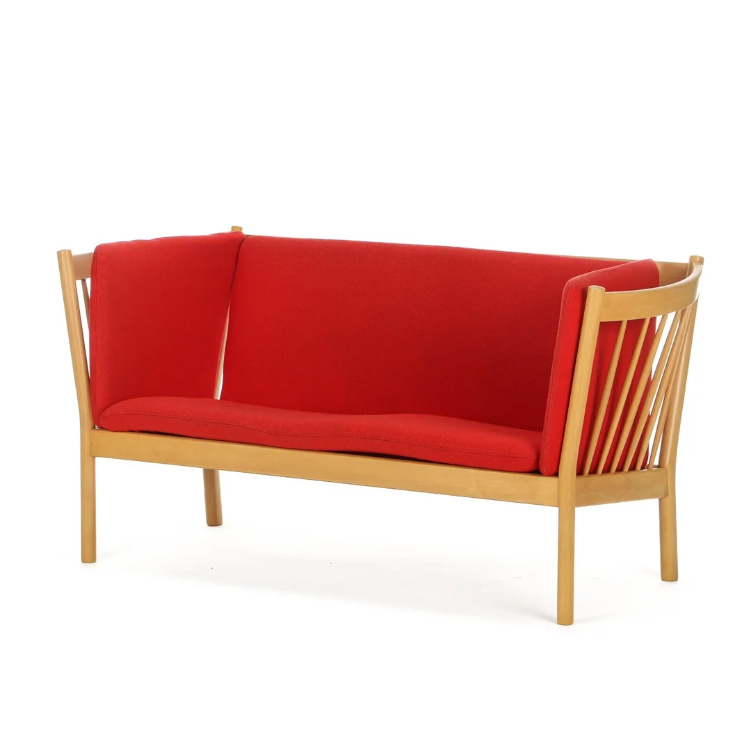 Erik Ole Jørgensen. Two-seater slatted sofa with beech frame, model J-148 — Furniture/Lounge suites, sofas — Lauritz