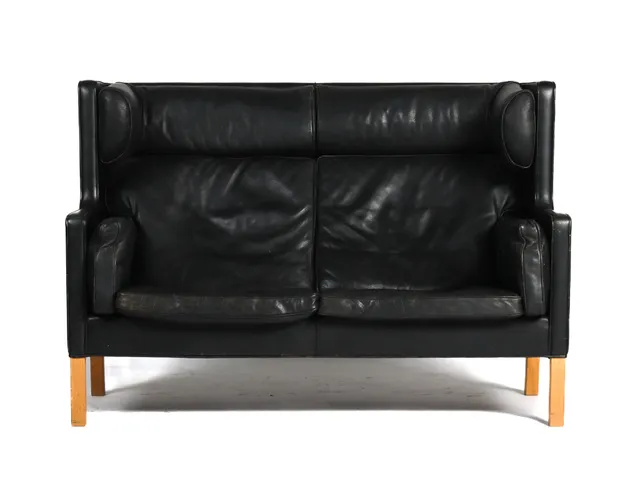 Børge Mogensen for Fredericia Stolefabrik. Two-seater coupé sofa, model 2192