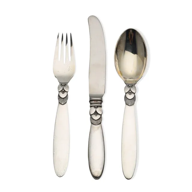 GUNDORPH ALBERTUS (1887-1969). Georg Jensen, 'Kaktus' børnebestik dele af sterling sølv efter 1945. Danmark (3).