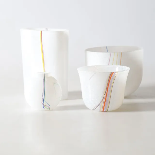 BERTIL VALLIEN. Vaser samt skålar, 4 delar, glas, "Rainbow", Kosta Boda.