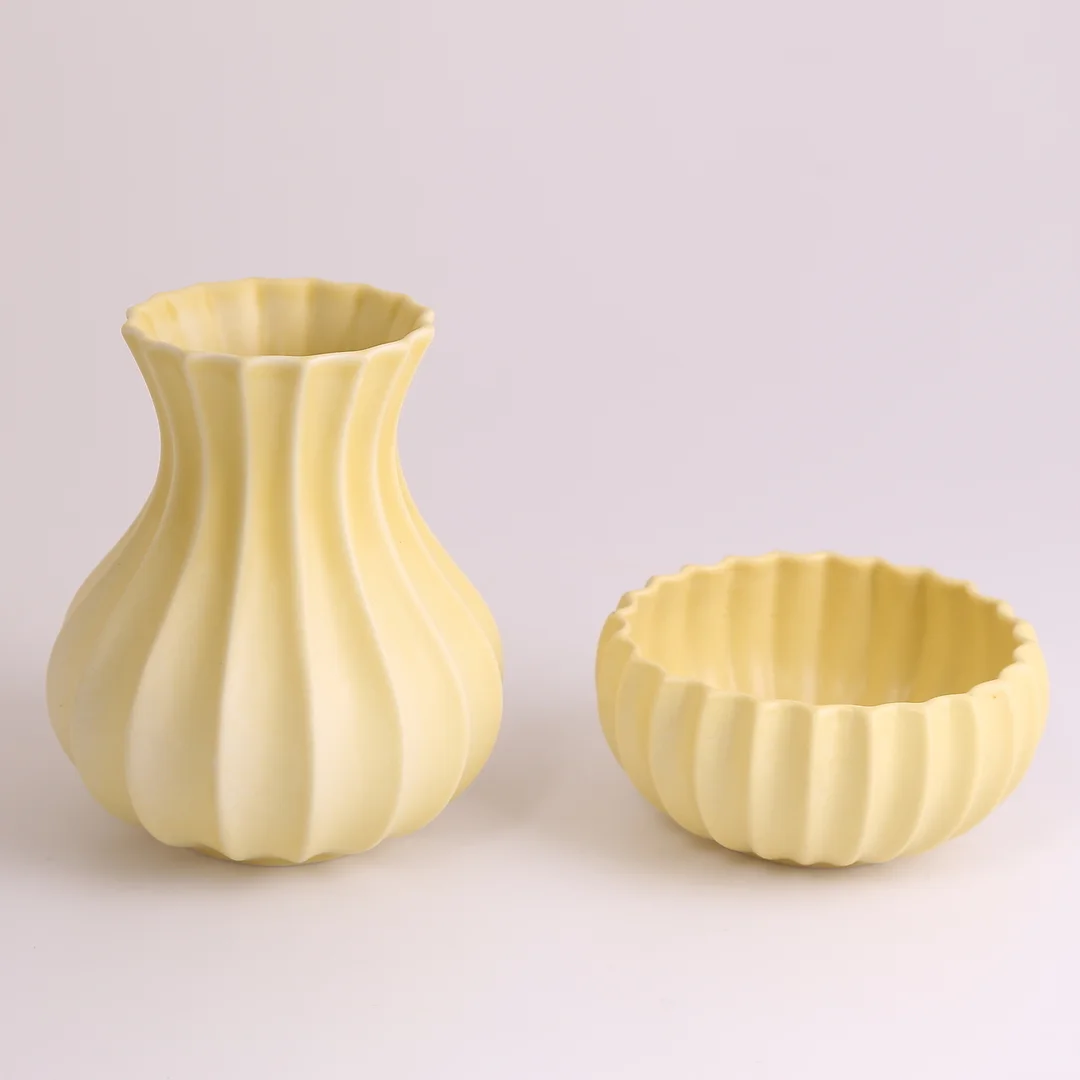 PIA RÖNNDAHL. VAS, porslin + SKÅL, porslin: design Pia Rönndahl - Rörstrand, 1990-tal. — European — Leiflers Auktionshus