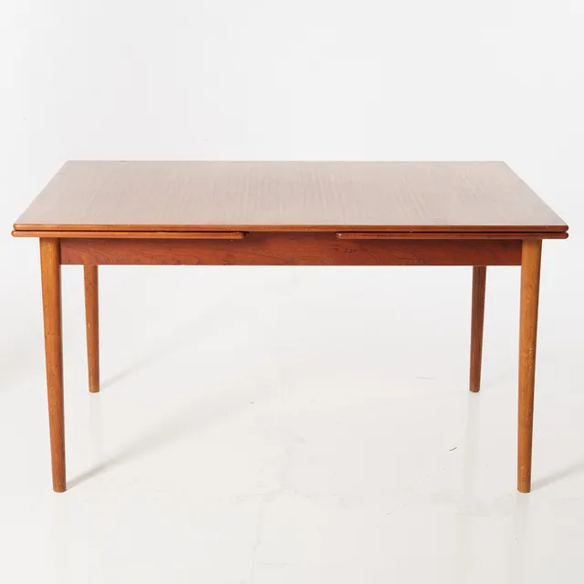 NILS JONSSON. "Bjärni", matbord med utdragsskivor, Troeds Bjärnum, 1960-tal, teak.