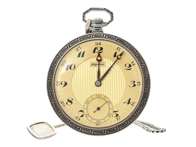 ALPINA, frackur, 47 mm, Cal 1095, Serie nr. 613707, Boett nr. 613707, silver (0,800), ankargång, monogram, ca 1930, fickurskedja i silver, läderpåse, etui.
