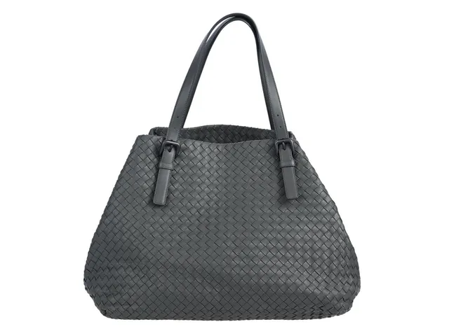 BOTTEGA VENETA, VÄSKA, Cesta Tote Bag, grått Intrecciato läder, mörka silverfärgade beslag, 38x28x21 cm, spegel, dustbag. Very Good Condition.