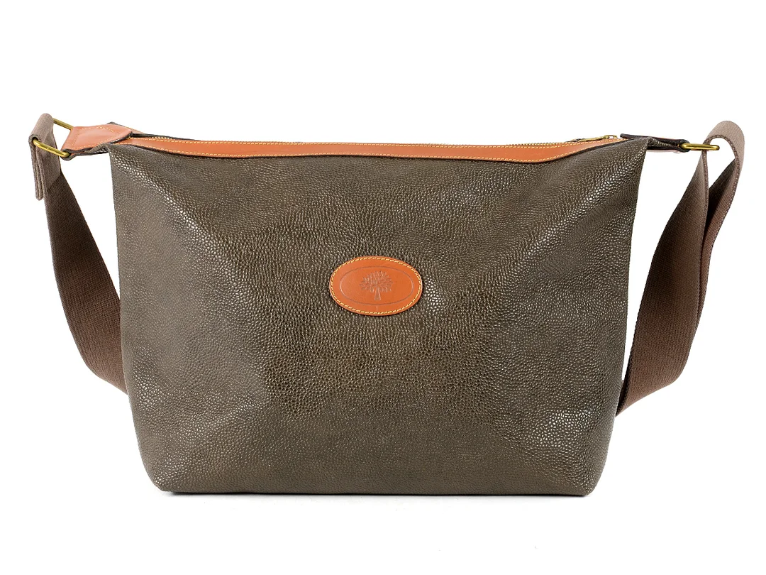 VÄSKA, MULBERRY, mullvadsfärgad scothgrain, bruna läder detaljer, 32x28x17cm, dustbag. — Accessoarer/Väskor — Kaplans