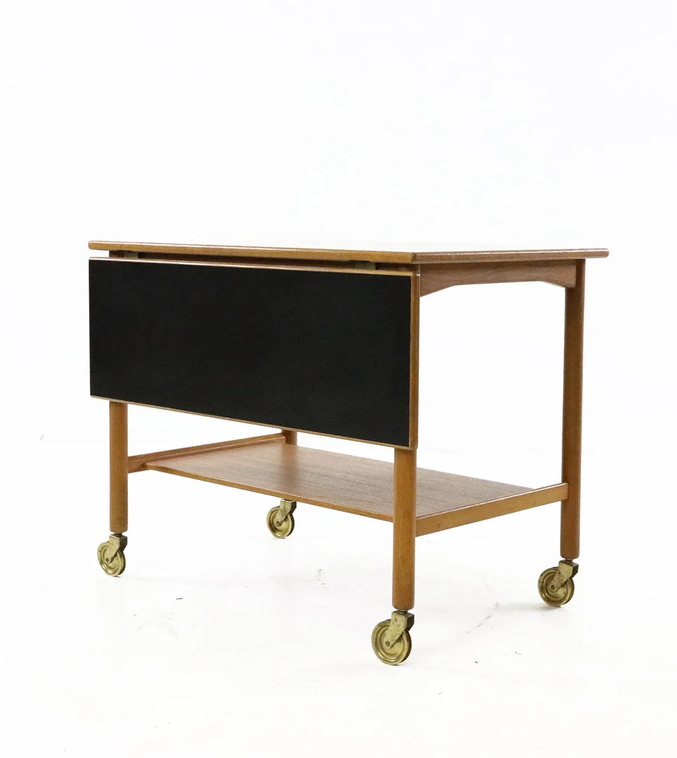POUL M. VOLTHER. Serveringsbord "Jean", Gemla, 1950/60-tal. — Tables — Hälsinglands Auktionsverk
