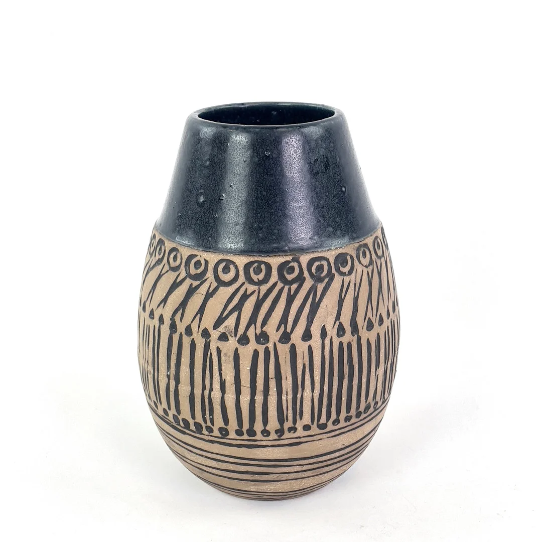 LISA LARSON. VAS, stengods, "Granada", Gustavsberg, monogramsignerad, 1960/70-tal. — European — Roslagens Auktionsverk