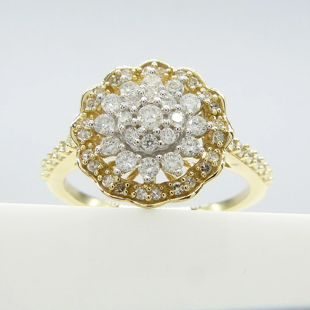 VINTAGE-STYLE DIAMOND CLUSTER RING. — Rings — Rumsey’s Auctioneers