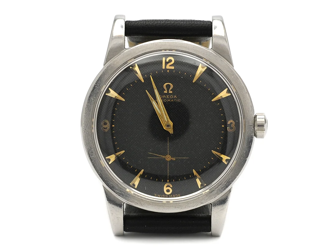 OMEGA, Seamaster, Cal 342, Serie nr. 12420520, Ref nr. CK 2693, Boett nr. 2693-8, herrur, 36 mm, stål (staybrite), hammarautomat, plexiglas, liten sekundvisare, skadad urtavla, läderband, ca 1950. — Klockor/Omega — Kaplans