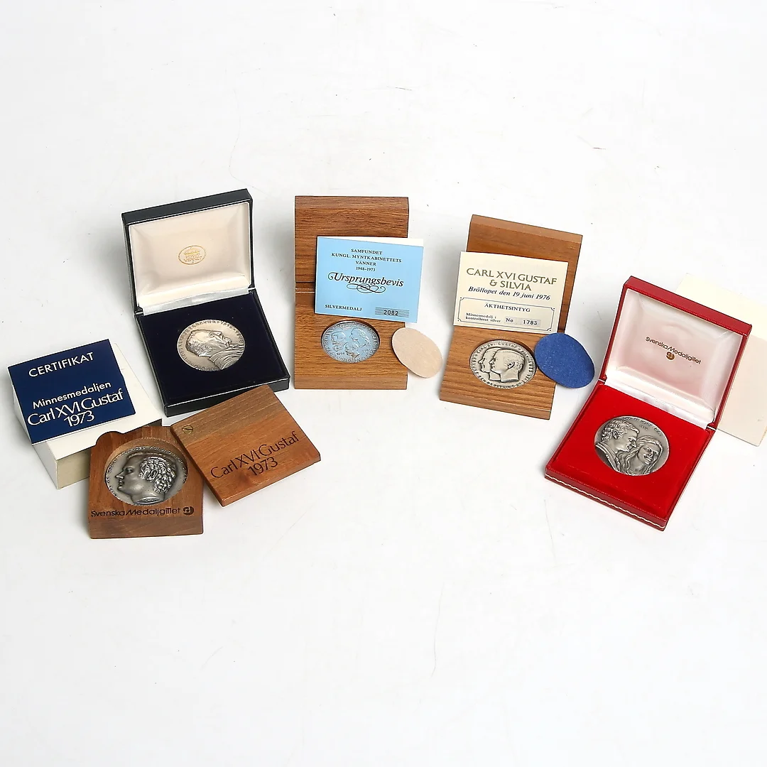 MEDALJER, 5 st. silver, bl.a. Svenska Medaljgillet och Sporrong 1970-tal. Bruttovikt 283 gram. — Coins & Banknotes — Stadsauktion Sundsvall