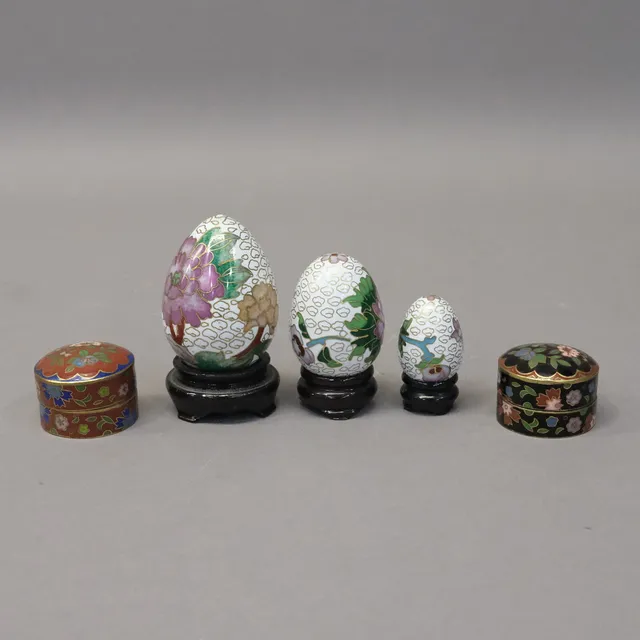 5 DELAR CLOISONNÉ, 1900-TAL.