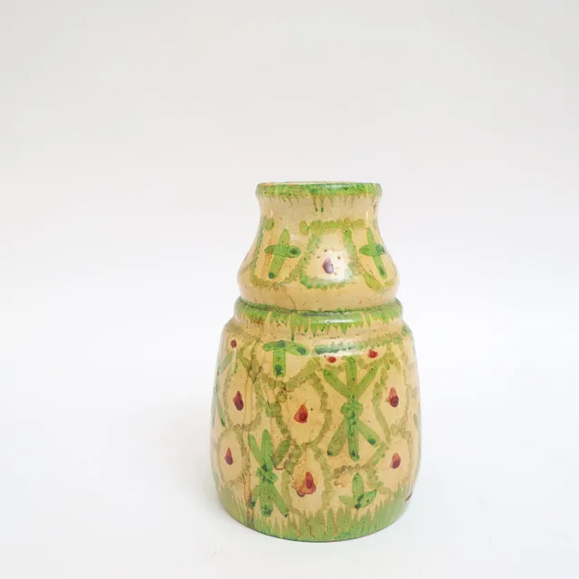 VAS, Upsala ekeby, 1900-talets första hälft, med handmålad dekor, signerad.