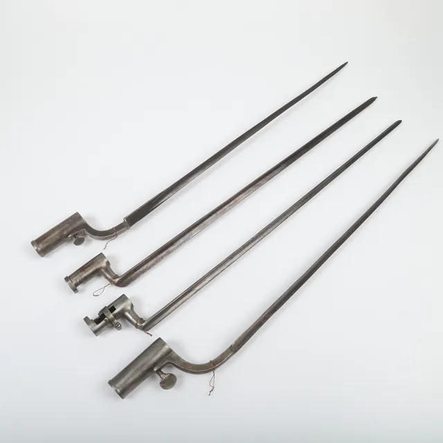 BAJONETTER, 4 stycken, 1800-tal.