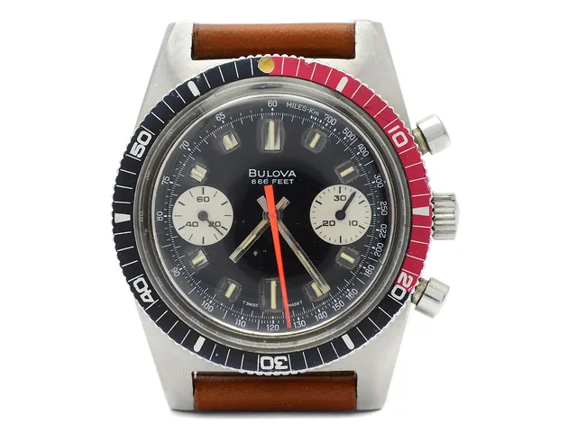 BULOVA, 666 Feet, Cal 14 EB (Valjoux 7733), Boett nr. 614043, kronograf, herrur, 38 mm, stål, manuell, plexiglas, renoverad urtavla, skadad urtavla, läderband, ca 1970.
