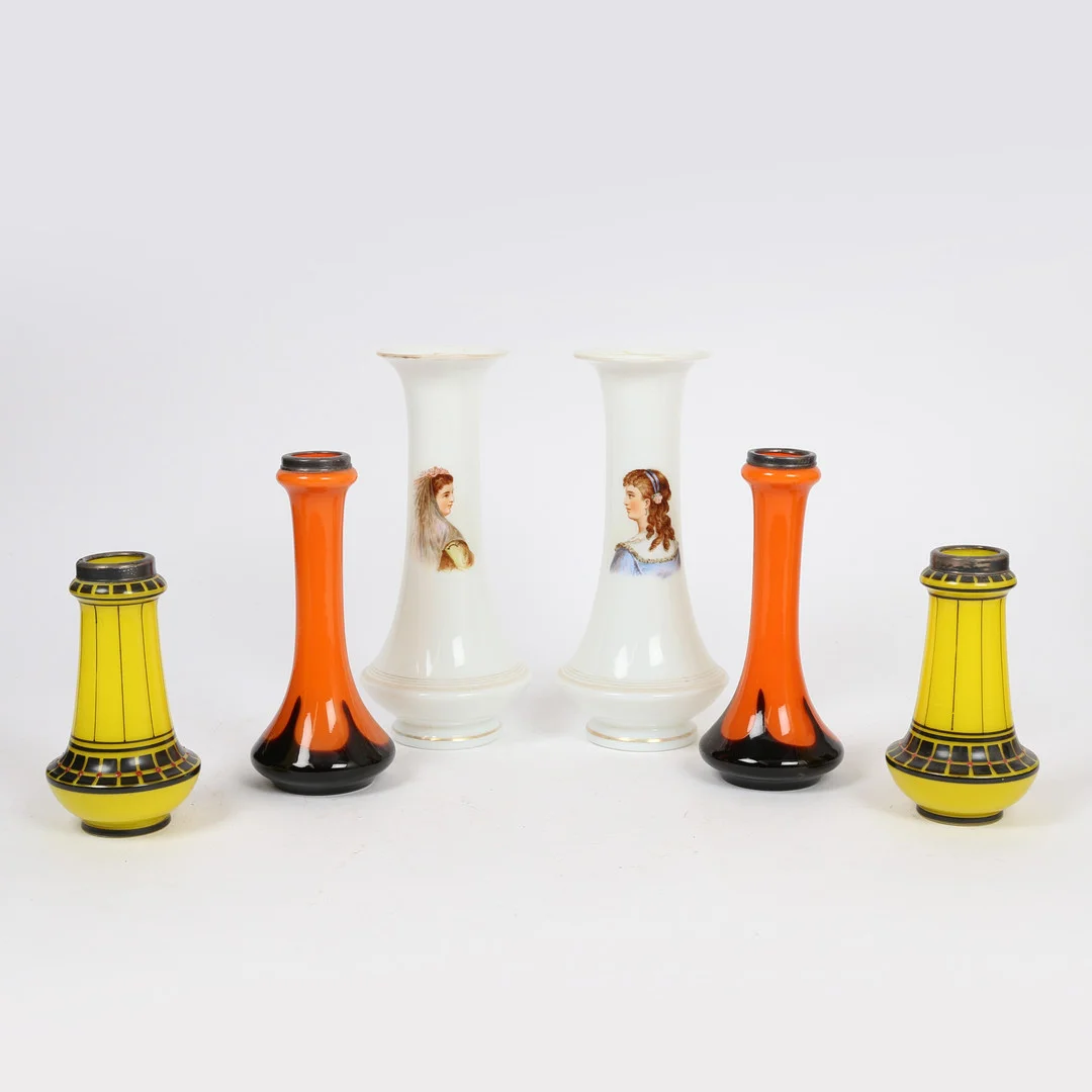 SIX 19TH AND 20TH CENTURY GLASS VASES (6). — Art glass — Bishop & Miller
