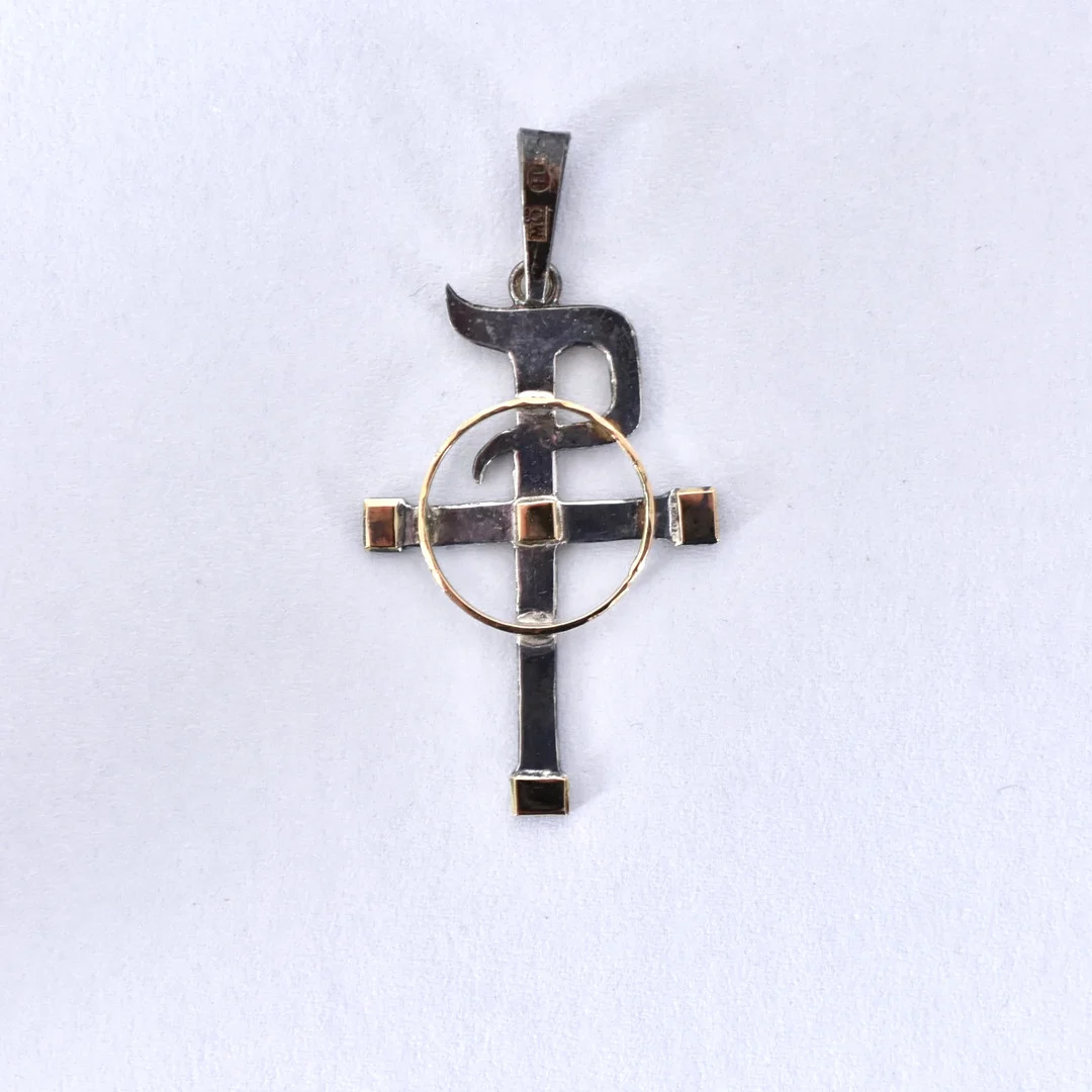 MARTIN ÖHMAN. hänge, delvis förgyllt sterlingsilver, kristen symbolik. — Brooches & Pendants — Halmstads Auktionskammare