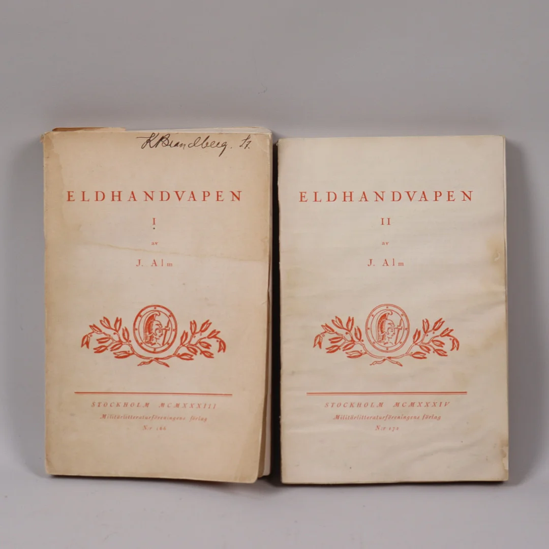 JOSEF ALM, Eldhandvapen I-II, böcker, 2st. — Books — Markus Auktioner