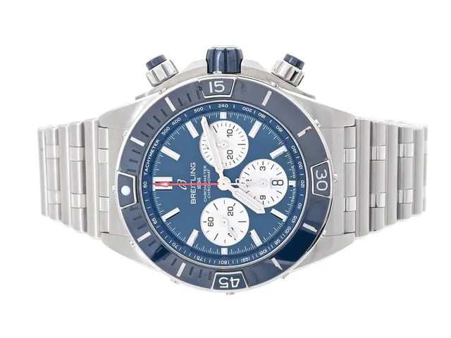 BREITLING, Super Chronomat B01 44, Chronometre, "Tachymeter", Cal B01, Verk nr. 3341162, Serie nr. 3341162, Ref nr. AB0136, Boett nr. 2621 B4, kronograf, herrur, 44 mm, stål, automatisk, safirglas, datum, glasbaksida, blå keramisk bezel, Rouleauxlänk, viklås, Ref nr. 2120 B16/123A, cert, september 2022, box, ytterkartong.