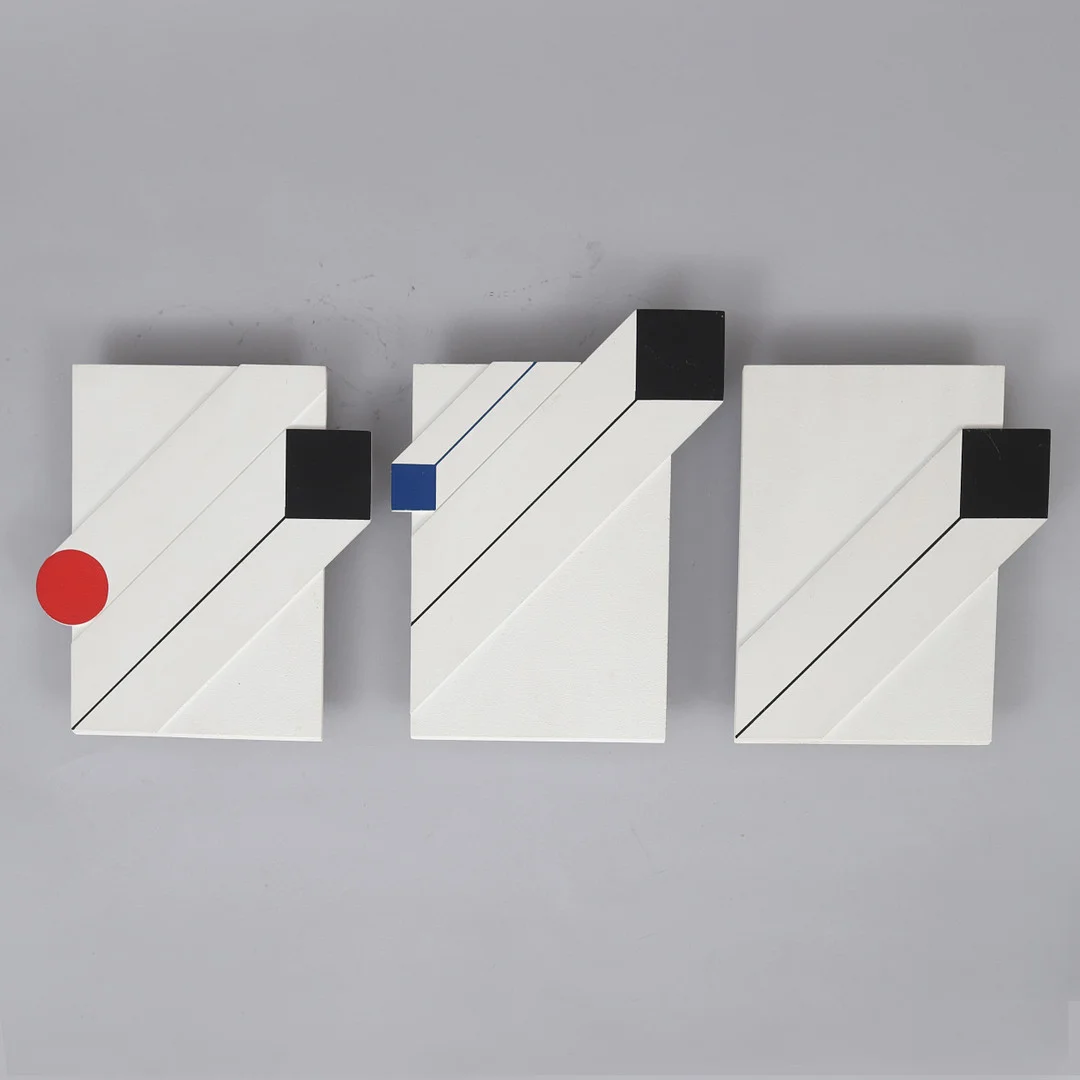 ERIC LENNARTH. Relieff, "Perceptionell Notering 1974", triptyk, oljlor på trä, a tergo etikett med namn. — Sculptures & Bronzes — Garpenhus Auktioner