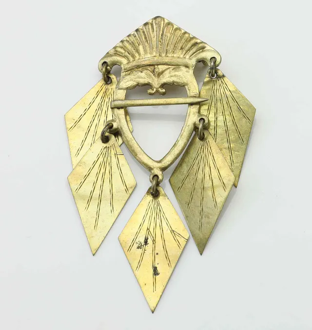 DRÄKTSMYCKE/SÖLJA, sk lövspänne, förgylld, 1800-tal.