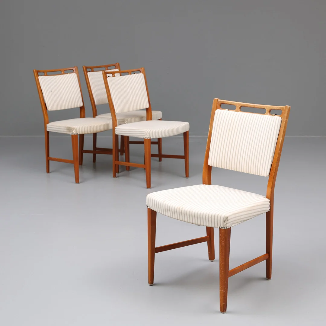 DAVID ROSÉN. Stolar, fyra stycken i bok, Futura, Nordiska Kompaniet. — Armchairs & Chairs — Garpenhus Auktioner