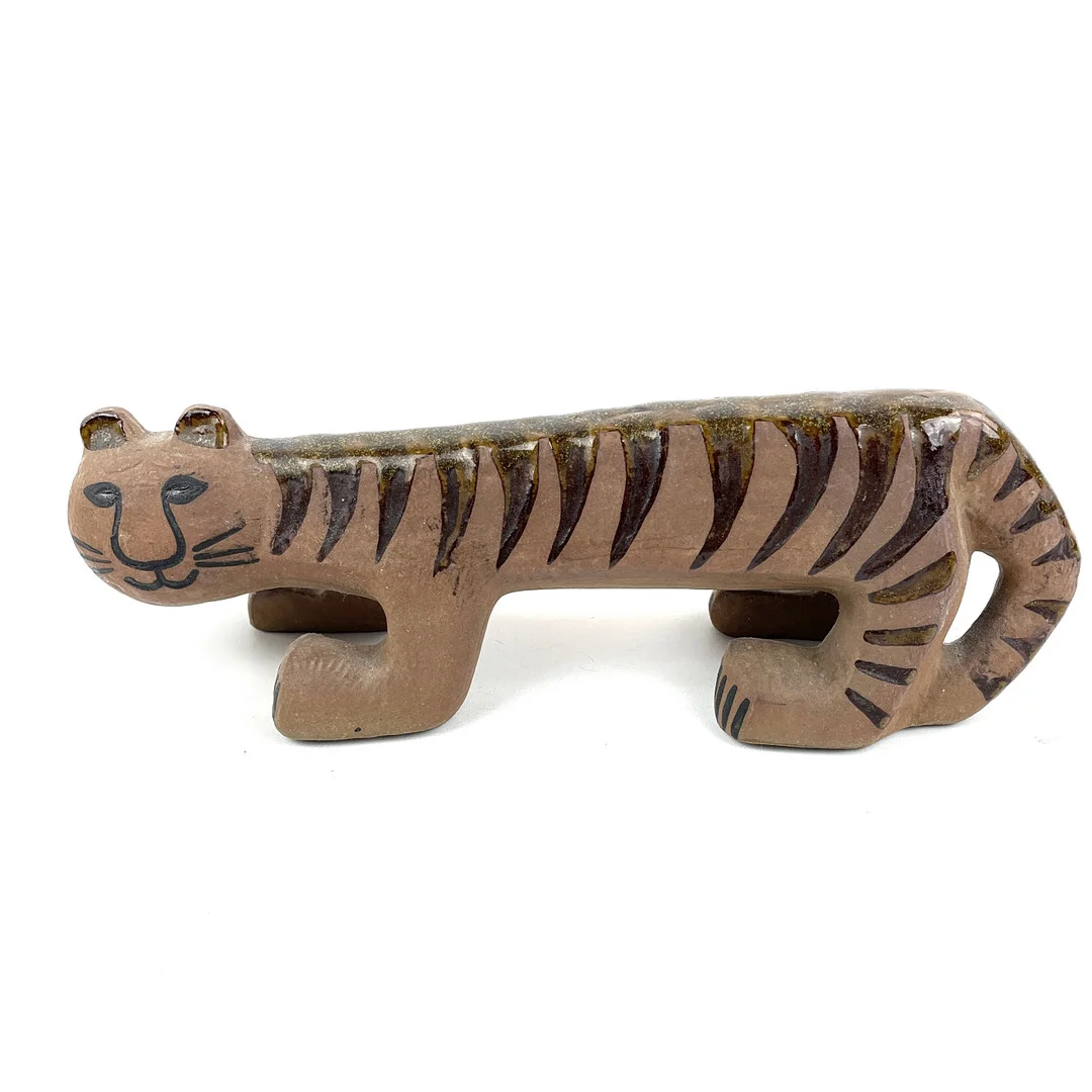 LISA LARSON. Figurin. Tiger ur serien "Afrika", stengods, Gustavsberg. Stämpelsignerad. — European — Roslagens Auktionsverk