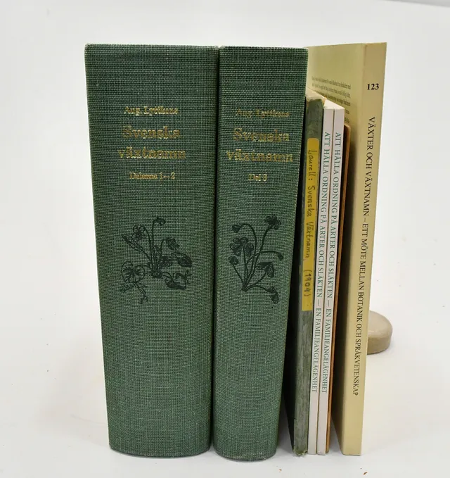 Växtnamn. 7 Volymer.