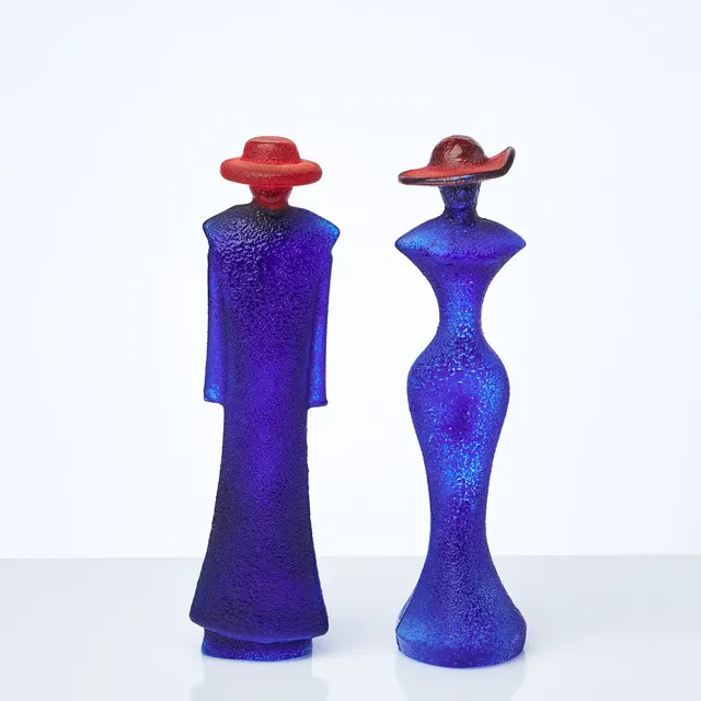 KJELL ENGMAN. 1 par, skulptur, glas, "Madame Blue tight" ur serien Catwalk, signerad, Kosta Boda. 2000-tal.