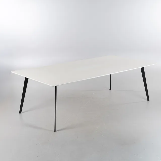 JAKOB WAGNER. Bord, "JW2510", Montana, samtida.