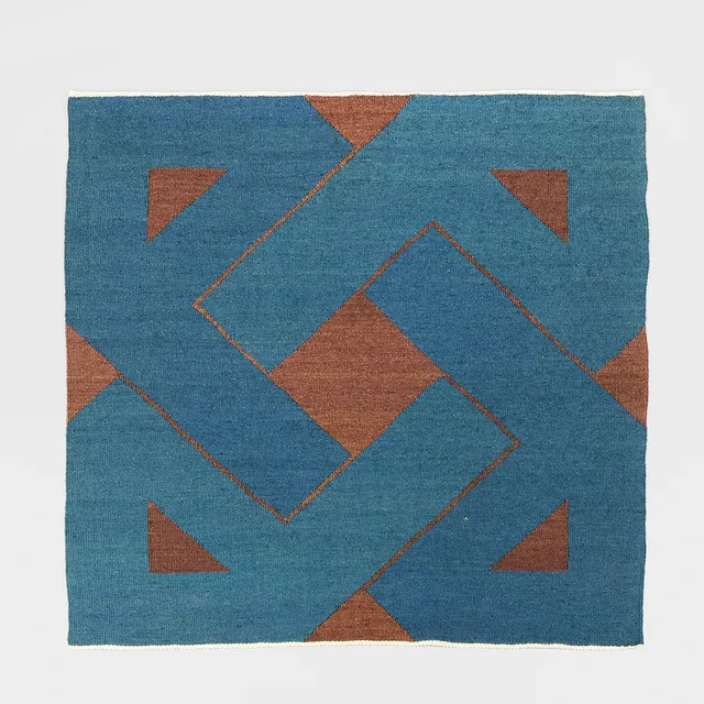 DANSK DESIGN. Vævet vægtæppe med geometrisk mønster, jute på hør, Vibeke Klint-stil, ca. 1970/1980.