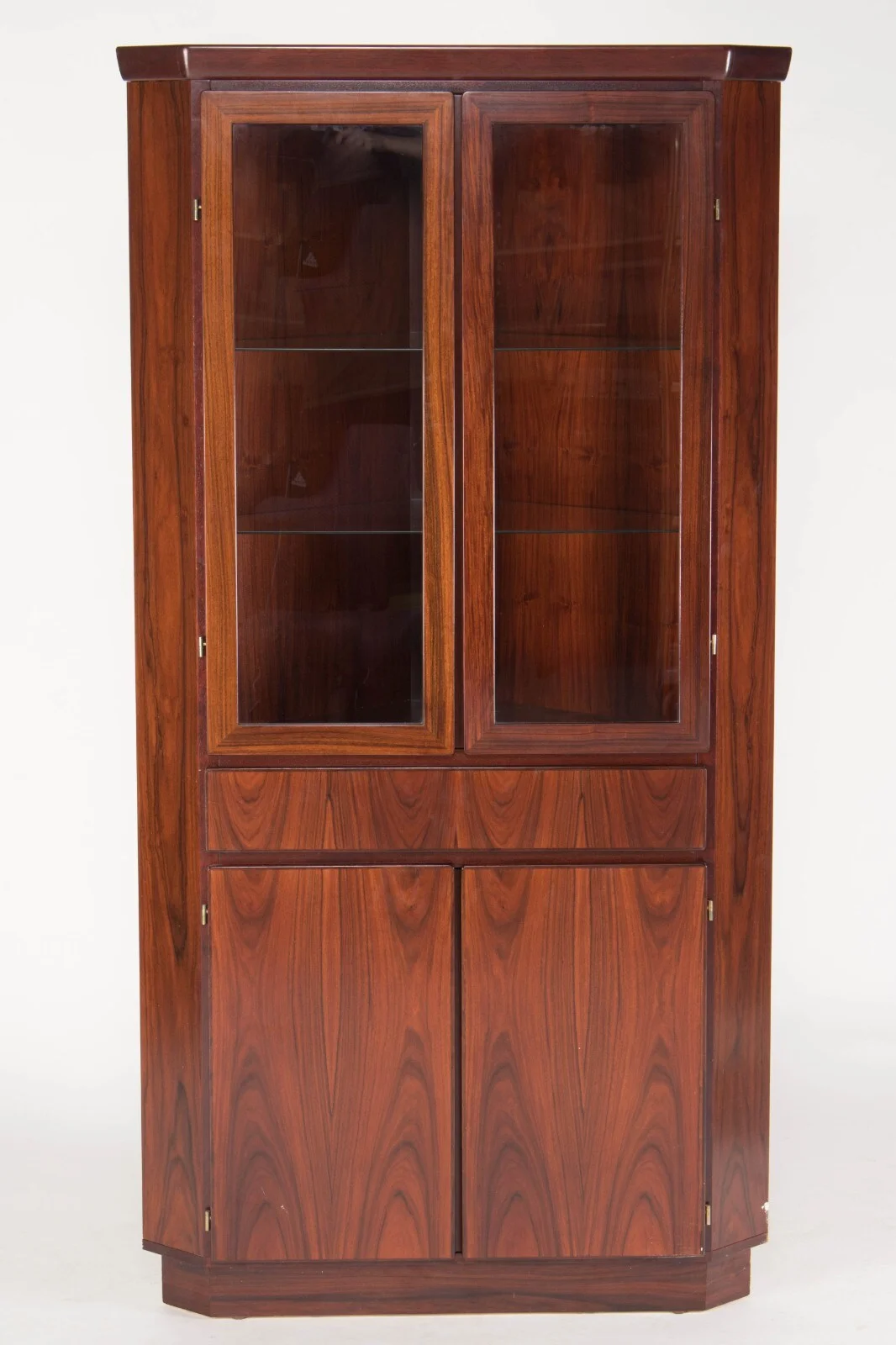 Skovby corner showcase of veneered rosewood — Furniture/Cabinets, chests of drawers — Lauritz