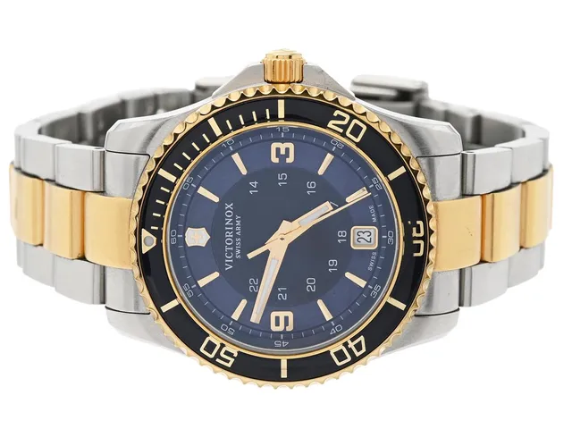 VICTORINOX, Swiss Army, Maverick, Serie nr. 211102403, Ref nr. V241790, damur, 34 mm, bicolour, quartz, safirglas, datum, originallänk, viklås, ca 2015, box, ytterkartong.