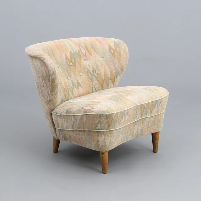 GÖSTA JONSSON. Fåtölj. Textilklädsel. Swedish Modern, Jönköping, 1940-tal.