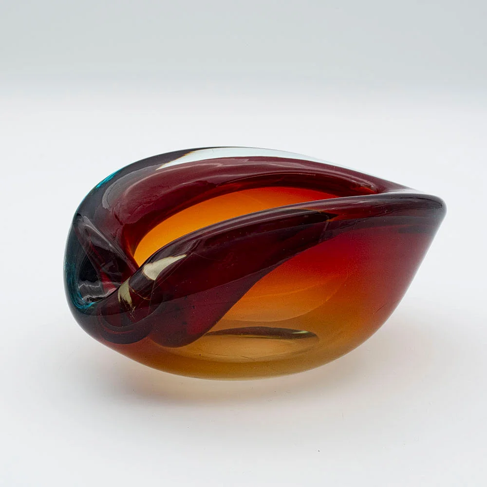 FLAVIO POLI. MURANOGLASSCHALE, SEGUSO, BLAU, ROT, 1960ER JAHRE, ITALIEN. — Art glass — Kunst- und Auktionshaus Kleinhenz