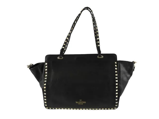 VÄSKA, VALENTINO, Garavani, Rockstud, svart läder, silverfärgade beslag, nitar, 32x26x12 cm, avtagbar axelrem, slitage.