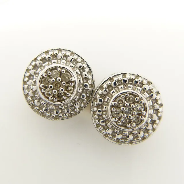 DIAMOND CLUSTER STUDS.