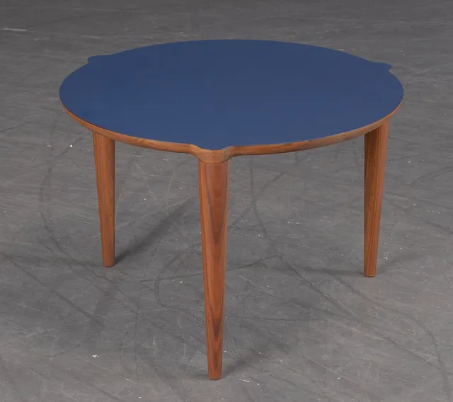 Aksel Kjergaard, Sidebord med laminatplade,