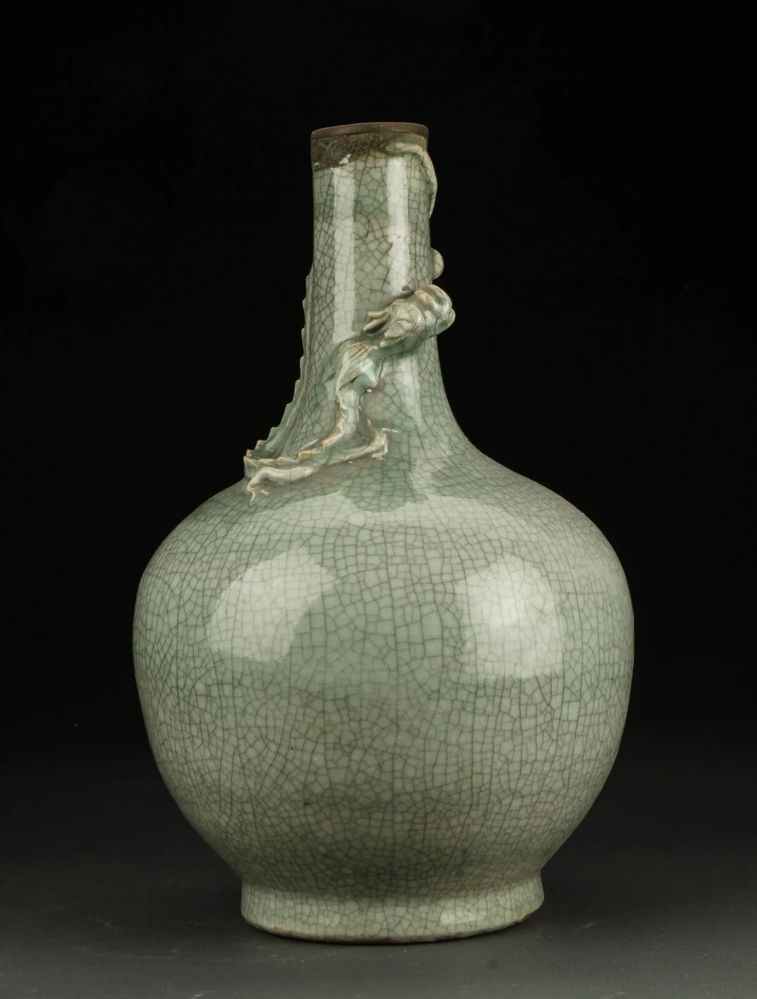 Kinesisk vase af porcelæn med celadon glasur, 1800-tallet — Hobby and collectibles/Asian art — Lauritz