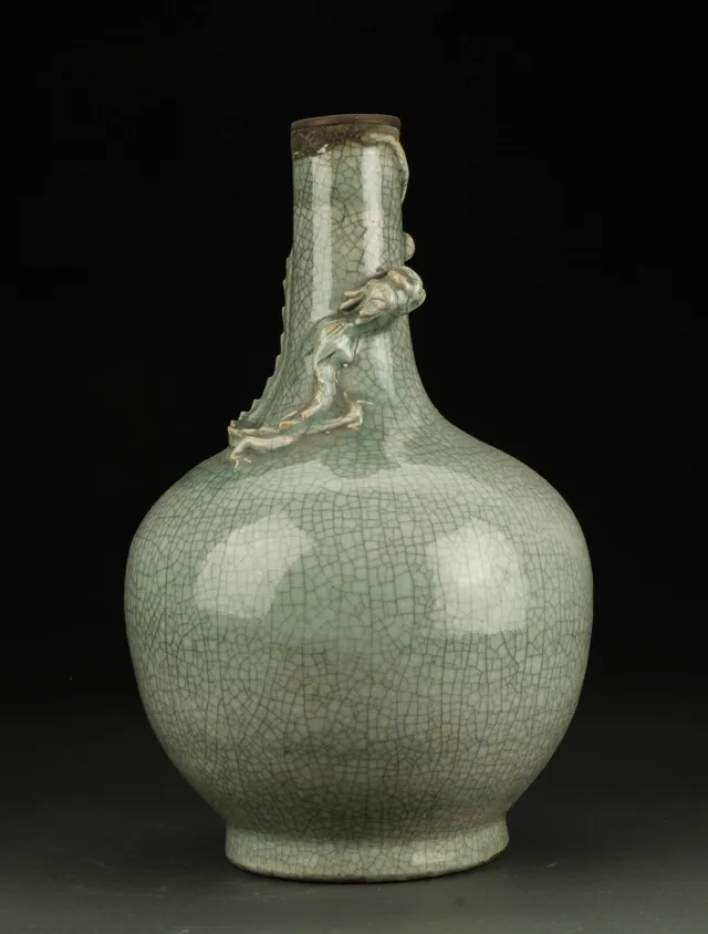 Kinesisk vase af porcelæn med celadon glasur, 1800-tallet