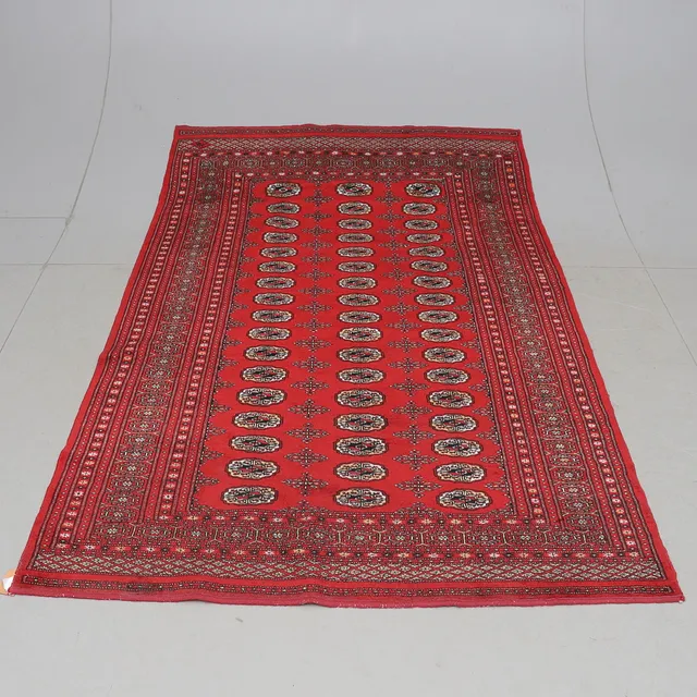 MATTA, orientalisk, signerad . Ca 220 x 141 cm.